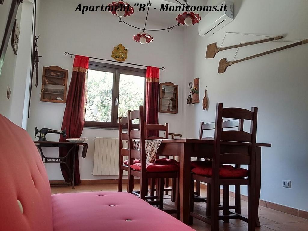 Moni Rooms Джаре Екстериор снимка