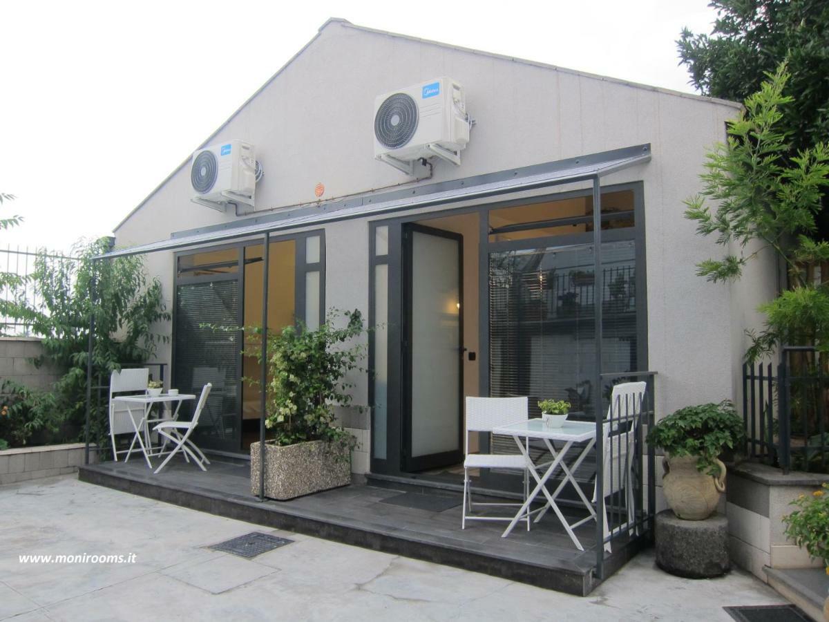 Moni Rooms Джаре Екстериор снимка