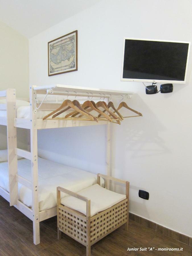 Moni Rooms Джаре Екстериор снимка