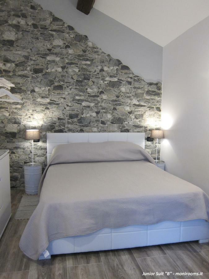 Moni Rooms Джаре Екстериор снимка
