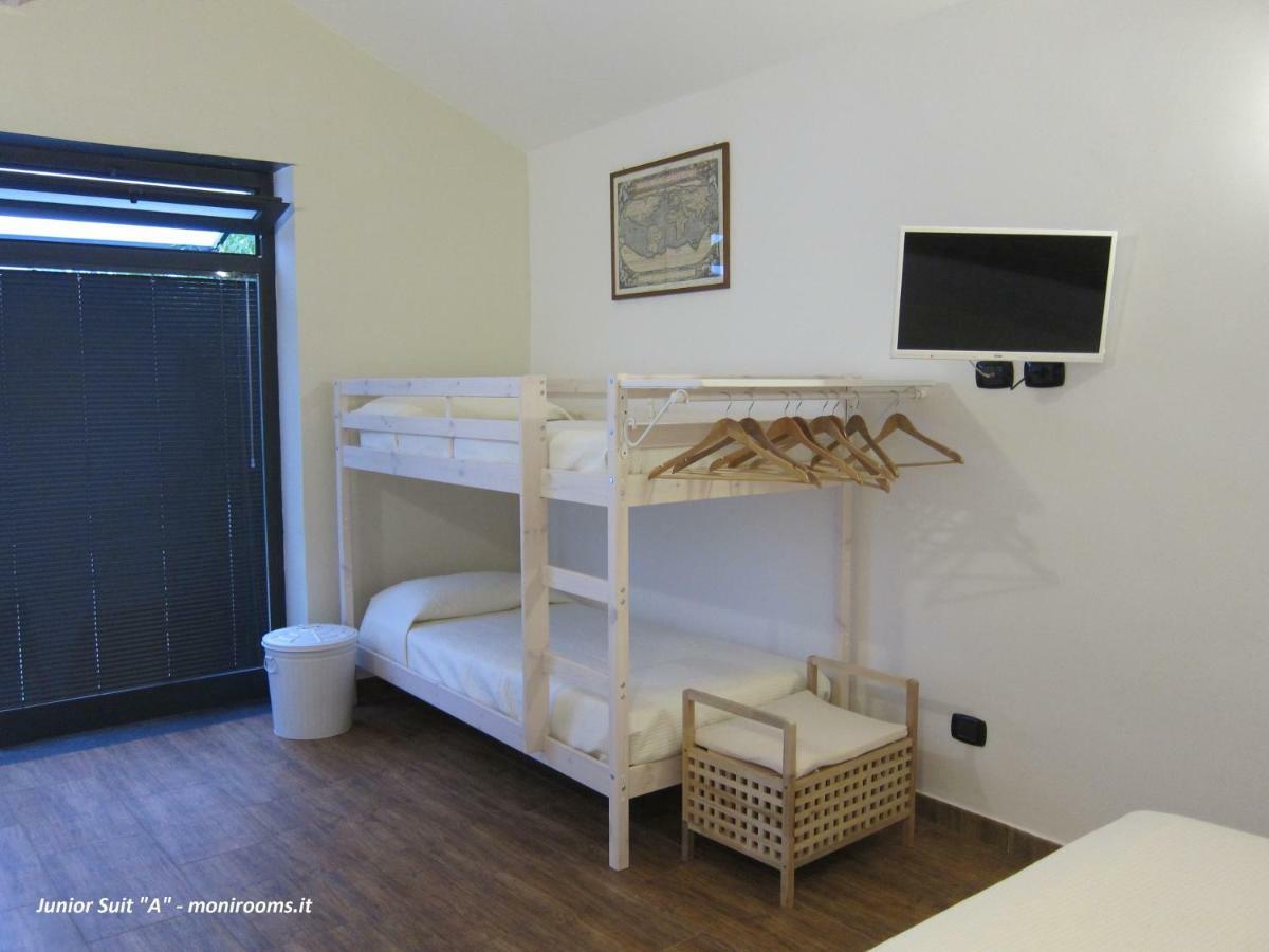 Moni Rooms Джаре Екстериор снимка