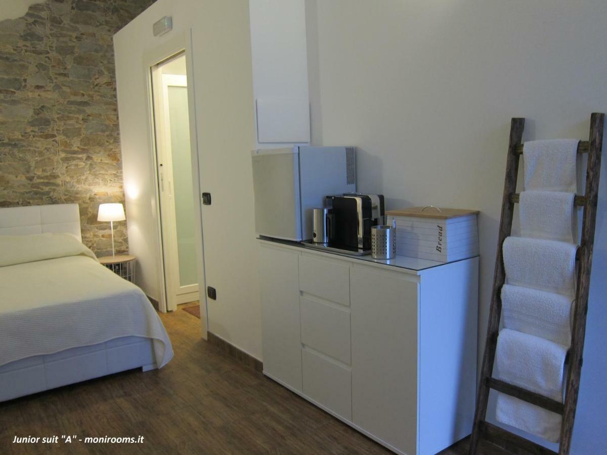 Moni Rooms Джаре Екстериор снимка