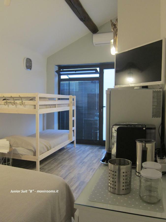 Moni Rooms Джаре Екстериор снимка