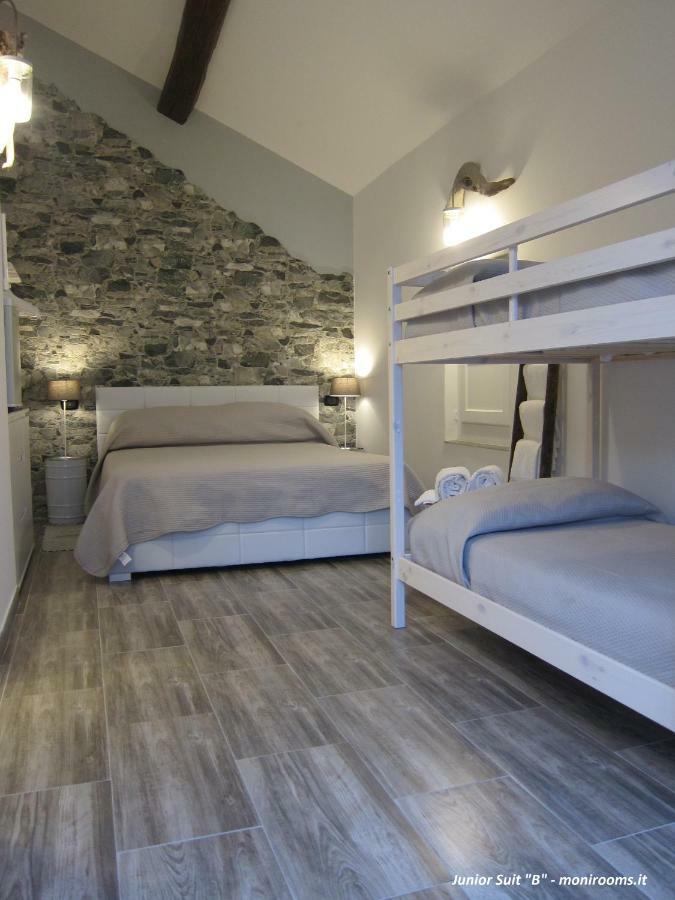 Moni Rooms Джаре Екстериор снимка