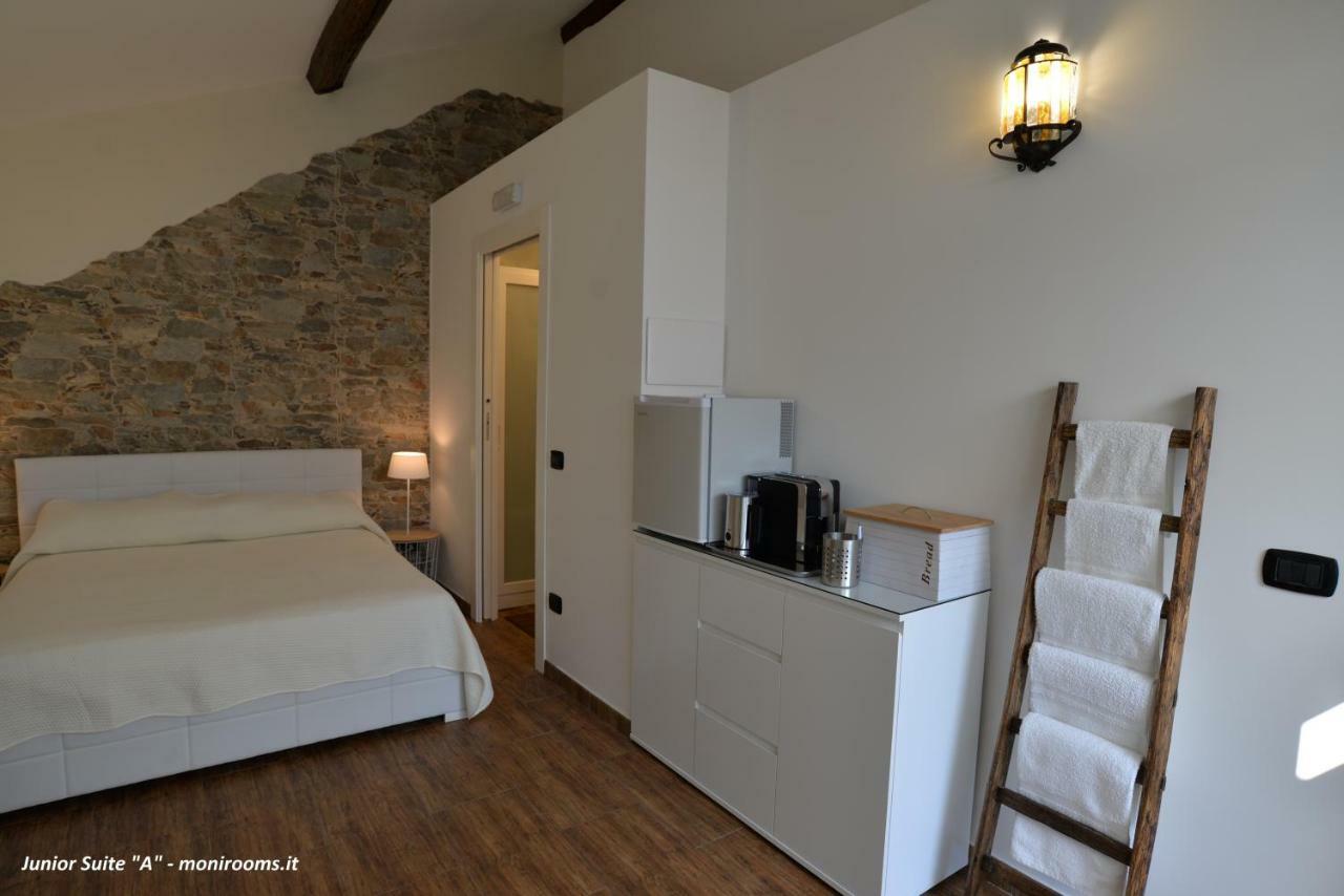 Moni Rooms Джаре Екстериор снимка