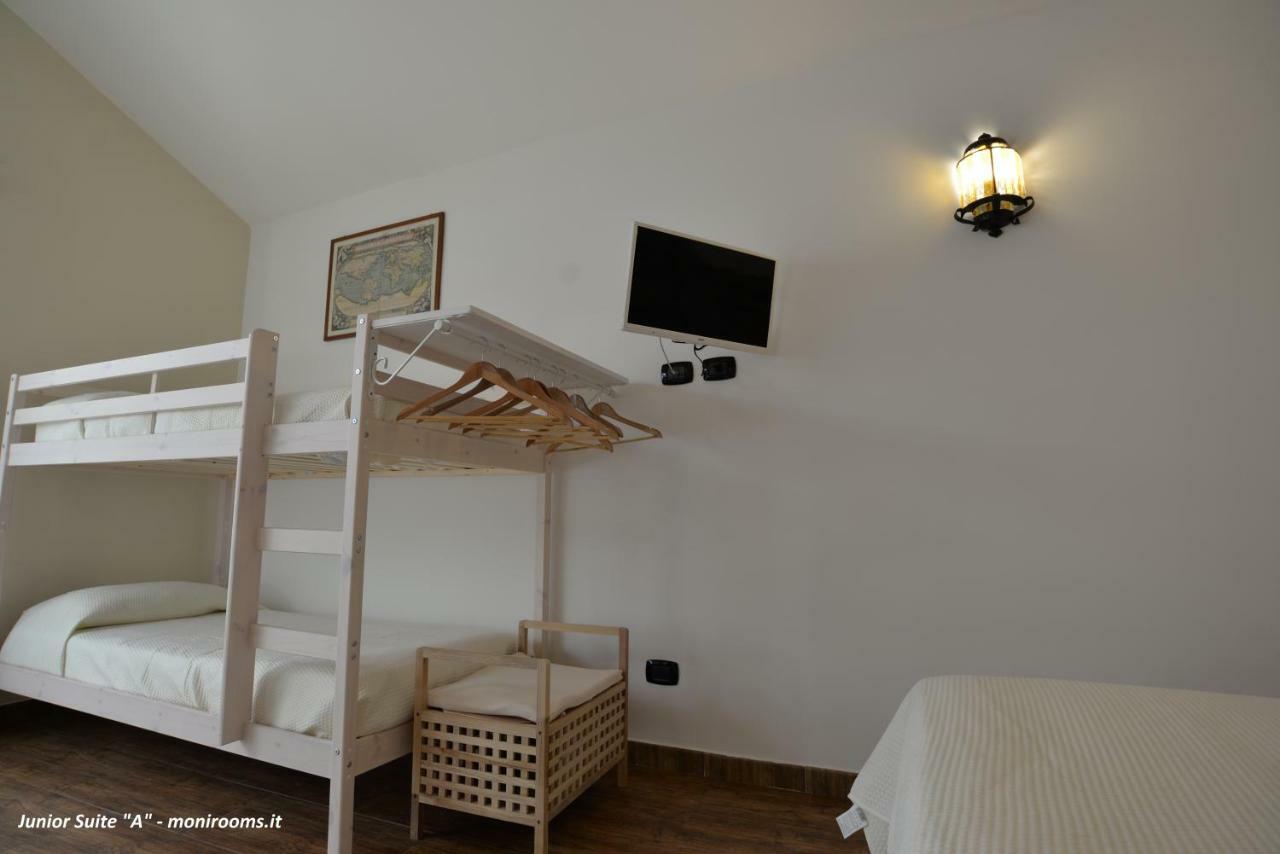 Moni Rooms Джаре Екстериор снимка