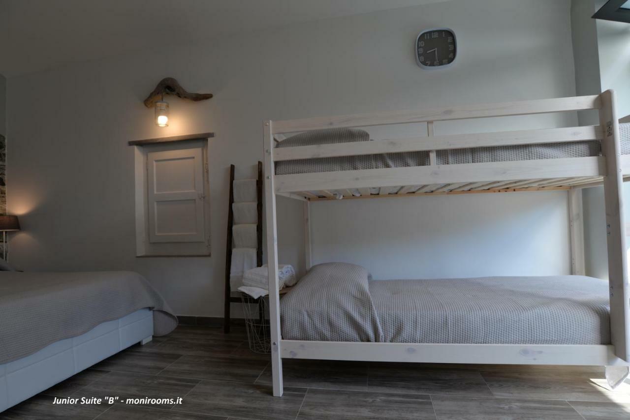 Moni Rooms Джаре Екстериор снимка